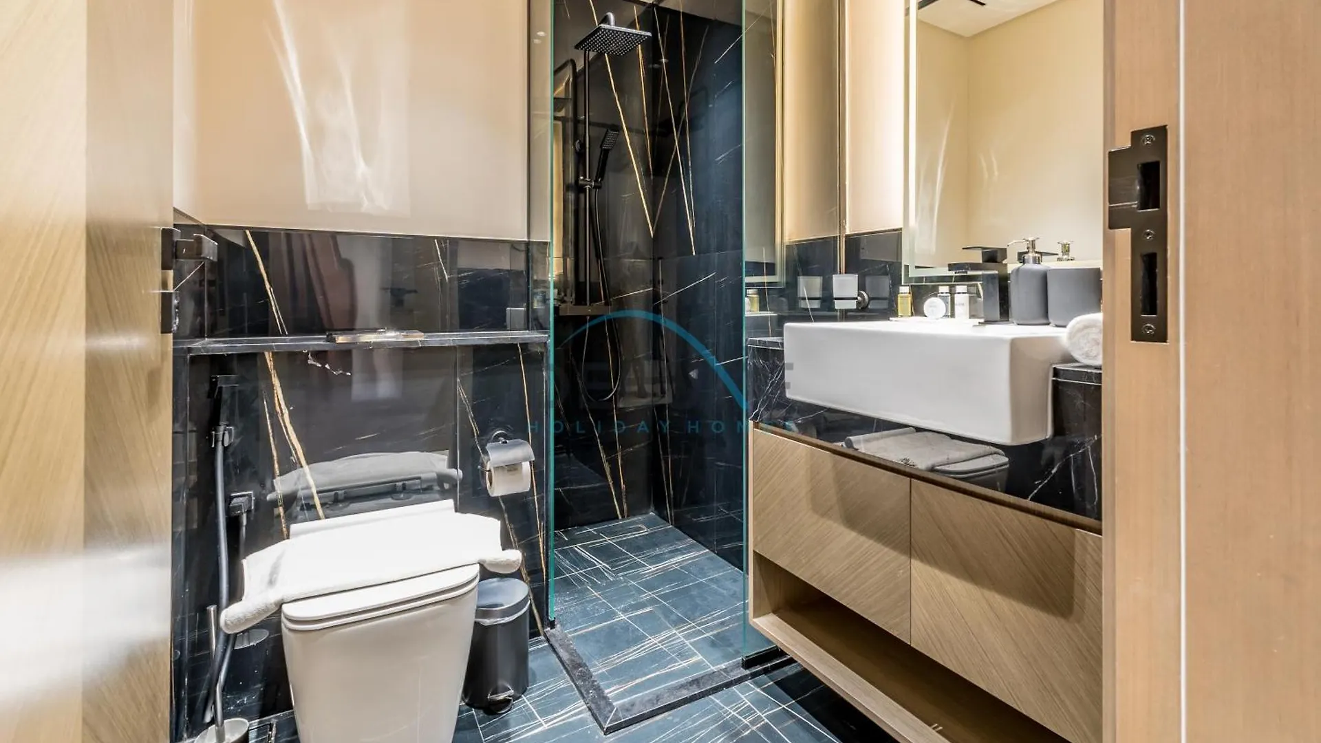 Sophisticated 2Br In Binghatti Canal, Business Bay By Deluxe Holiday Homes Dubai